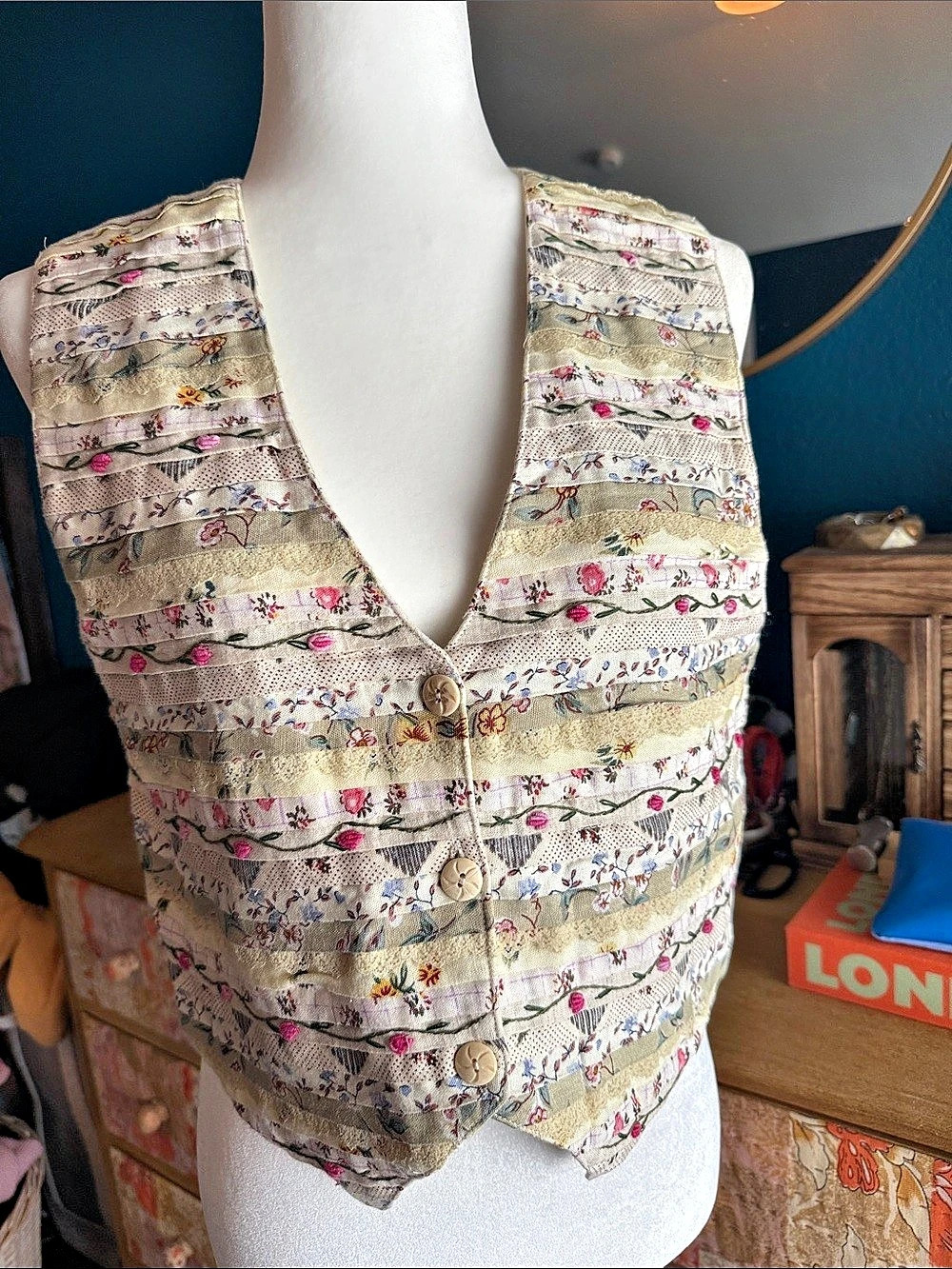 🌹THE cutest vintage vest of all time🌹